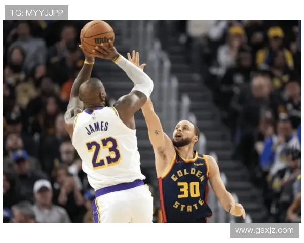 [NBA]詹姆斯临危救主 关键三分紧咬比分.